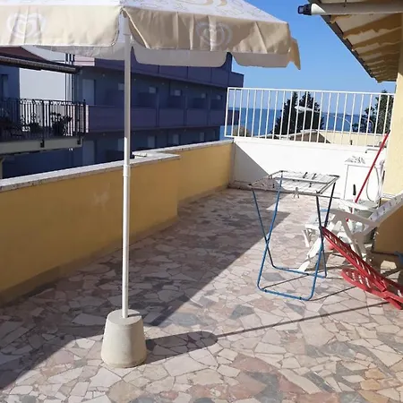 Casa Gialla Guest house Roseto Degli Abruzzi