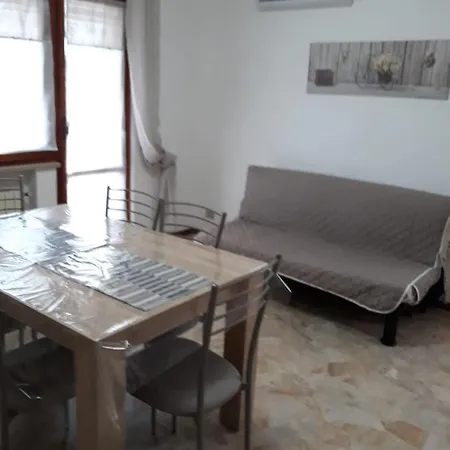 Casa Gialla Roseto Degli Abruzzi